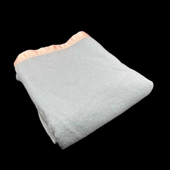 Vintage Wool Blanket Mid Century Chatham USA Green Beige 72 x 83 Bedspread - Picture 1 of 8